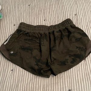 Lululemon Camo hotty hot shorts 2.5